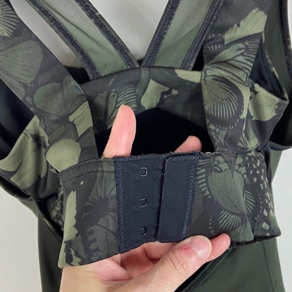 Lululemon Super Sport Tank Top Gator Green Biggie Fly Size 2 Built in Bra Yoga - Picture 10 of 11